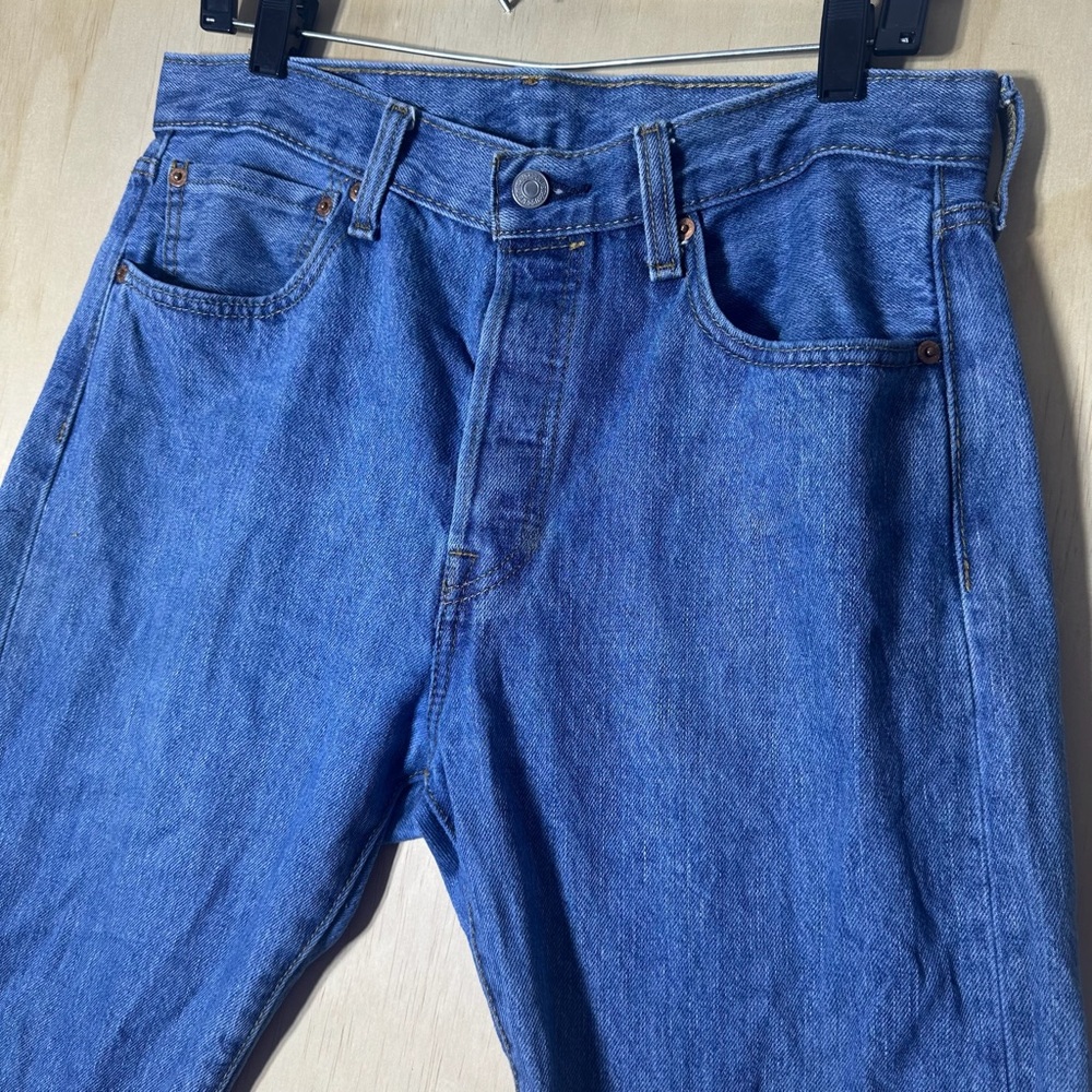 Levi's 501 Jeans Men’s 31X30 Regular Fit Straight Blue Buttonfly Denim - Picture 2 of 10
